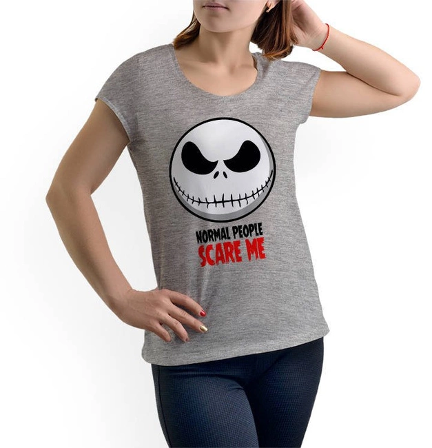 T-shirt damski NORMAL PEOPLE SCARE ME w kolorze szarym
